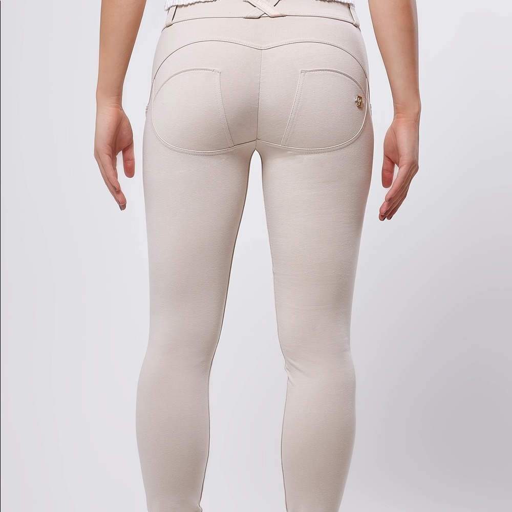 Freddy wr.up tan/sand colour mid rise skinny